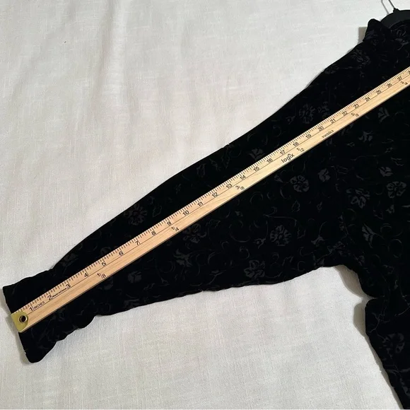 Marla Duran Shirt Womens XL Black Velvet Burnout Floral Button Front Whimsigoth - Picture 4 of 9